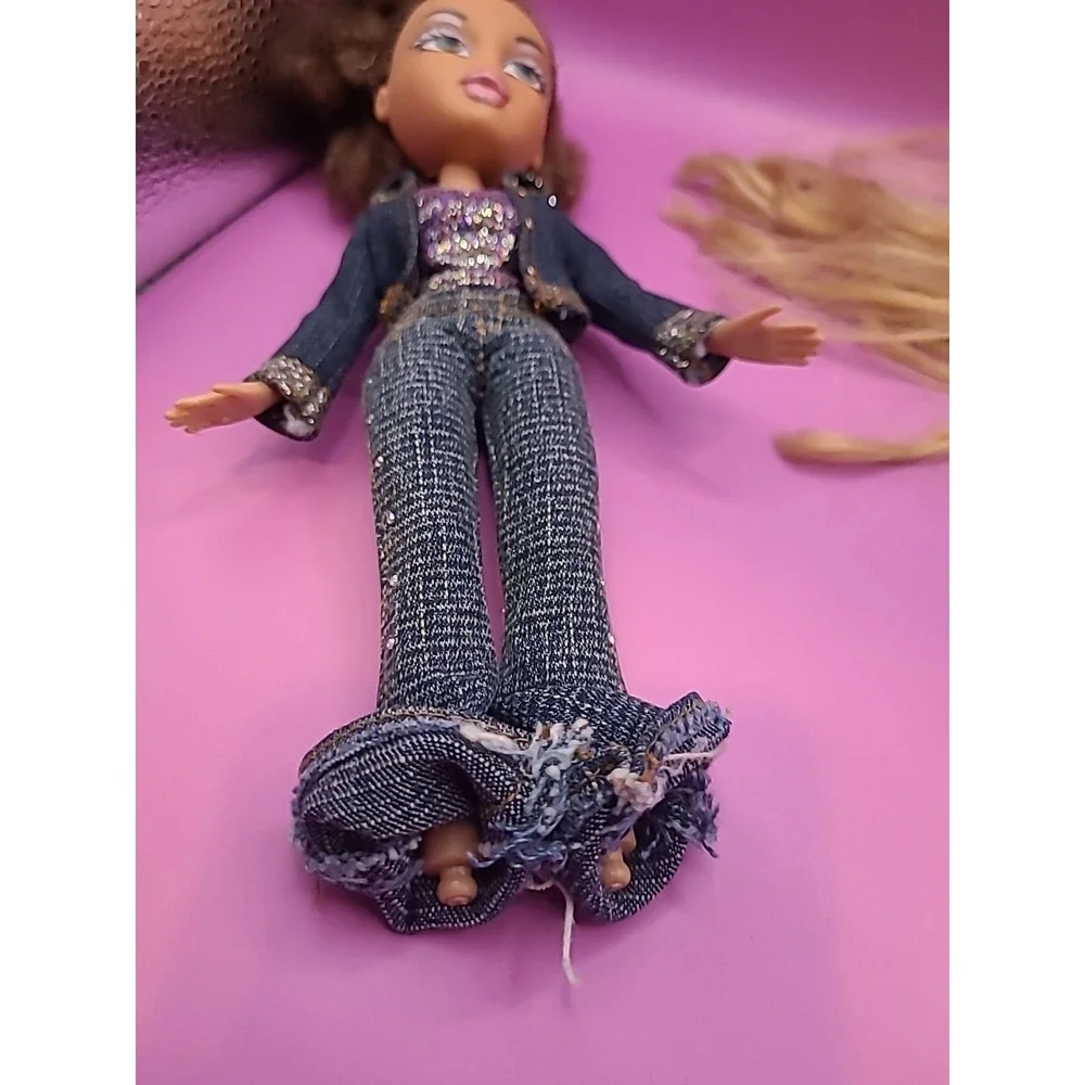 2001 Bratz Dolls Lot x2 Yasmine Chloe Full‎ Outfit Read Description
